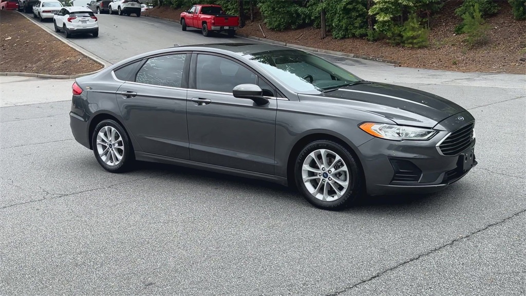 2020 Ford Fusion SE photo 2