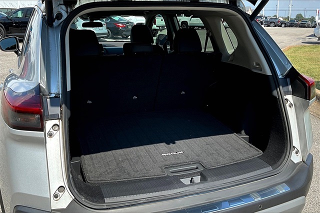 2023 Nissan Rogue SV photo 27