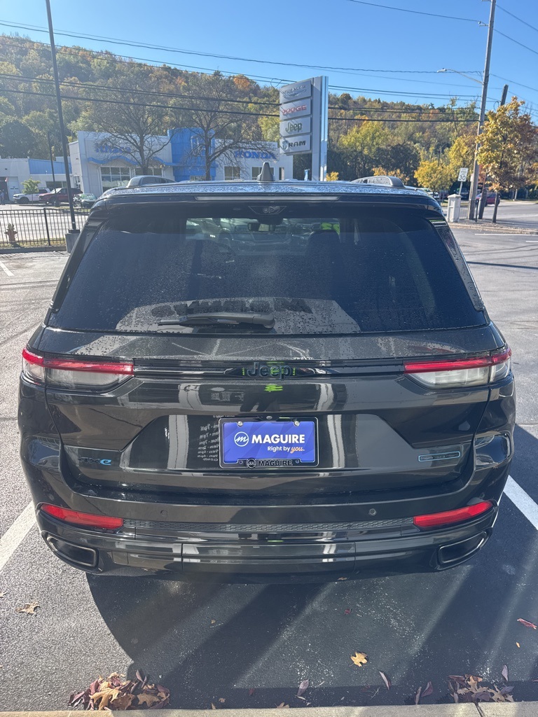 2023 Jeep Cherokee 4xe photo 2