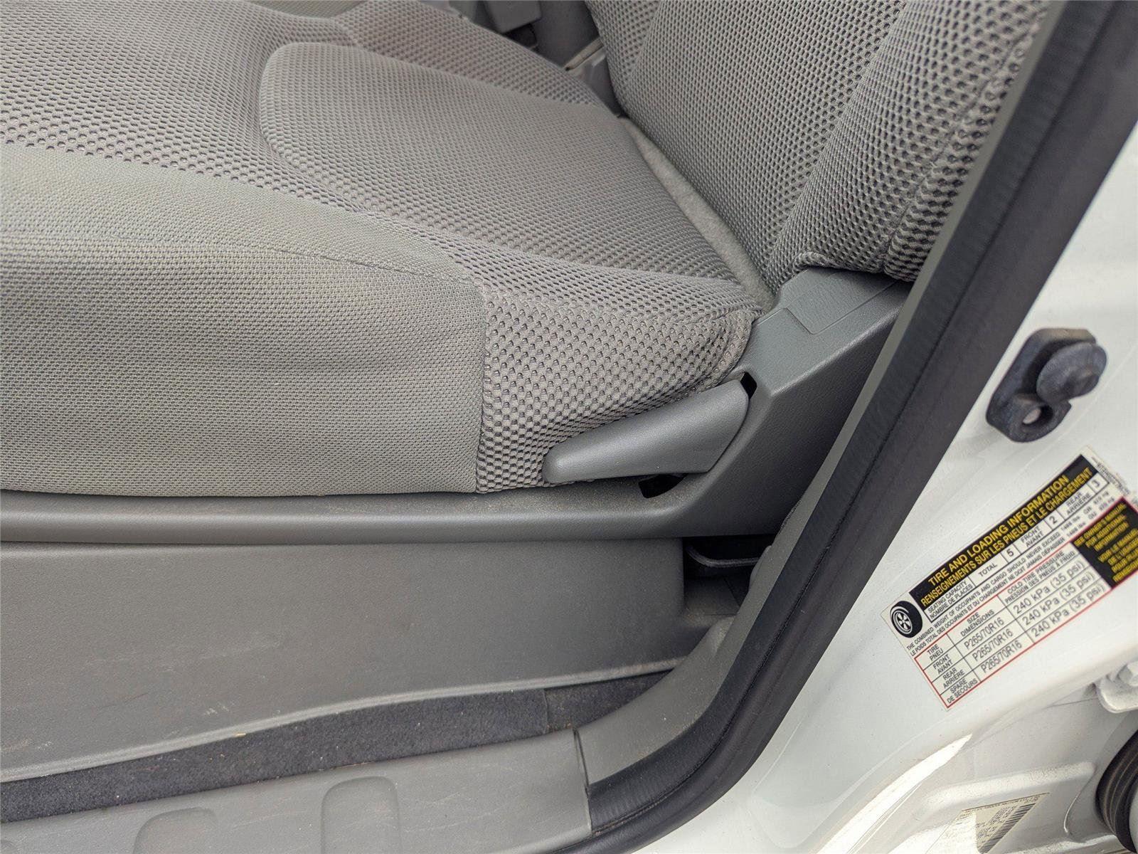 2020 Nissan Frontier SV photo 18