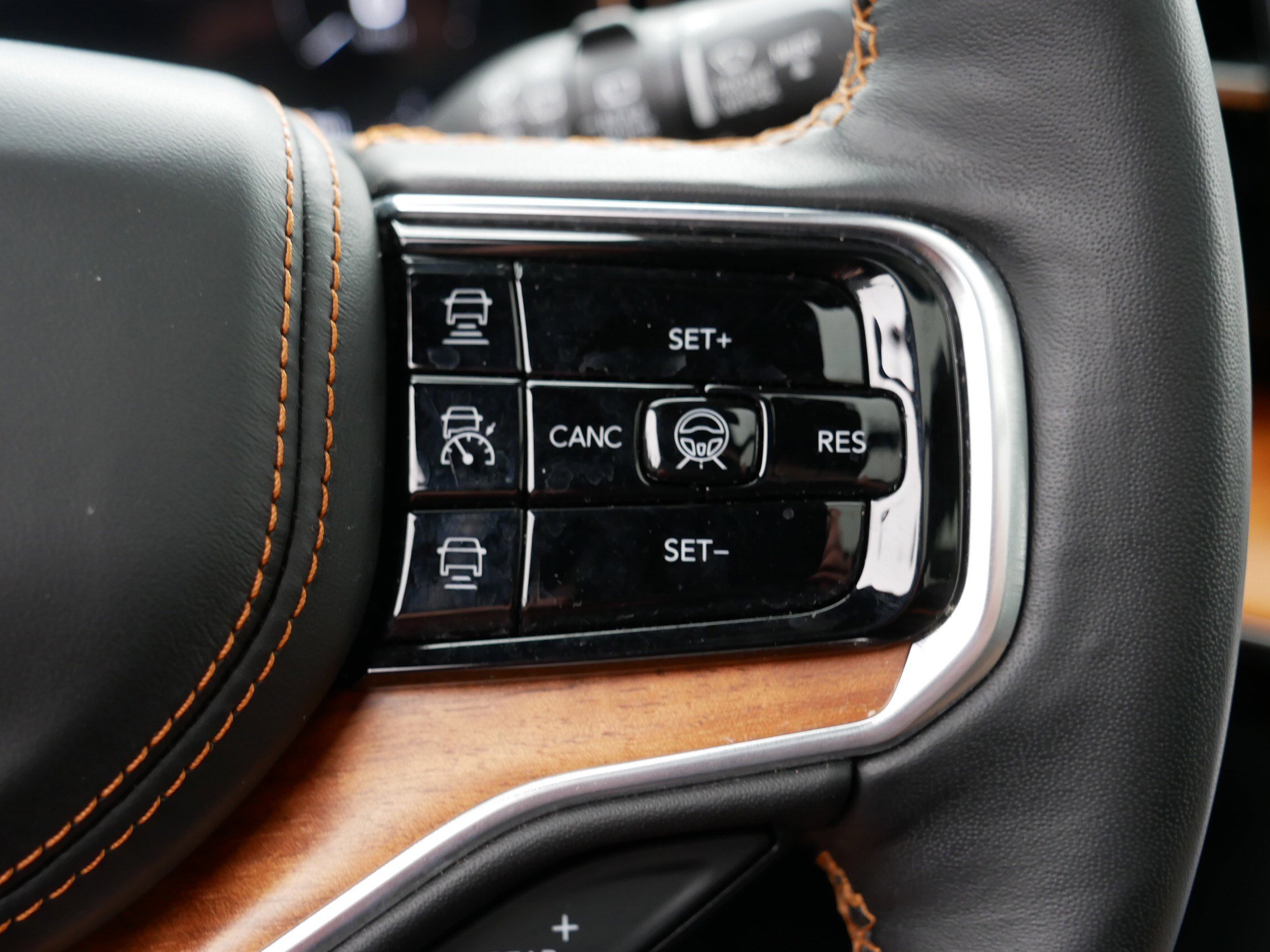 2024 Jeep Grand Wagoneer L III photo 29