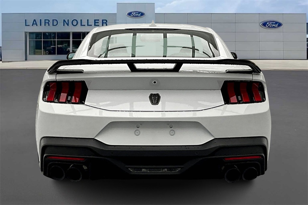 2025 Ford Mustang Dark Horse Premium photo 4