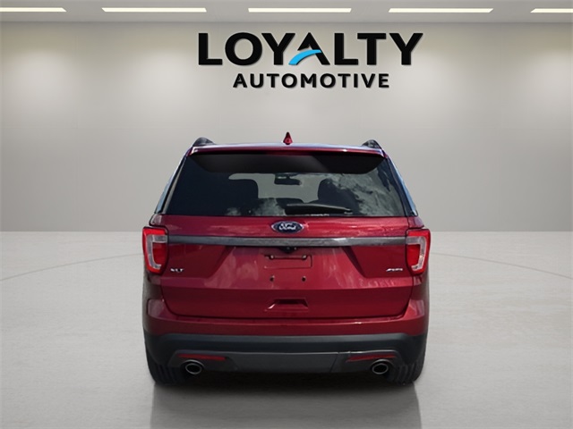 2017 Ford Explorer XLT photo 4
