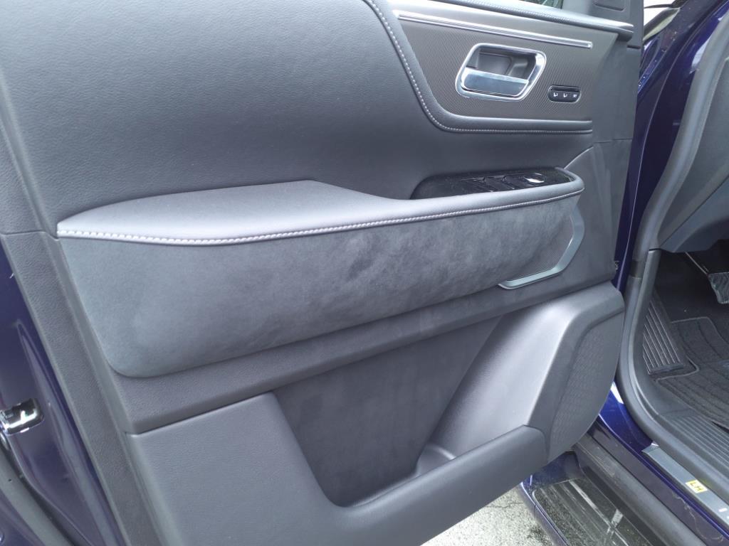 2025 Infiniti QX80 Luxe photo 4