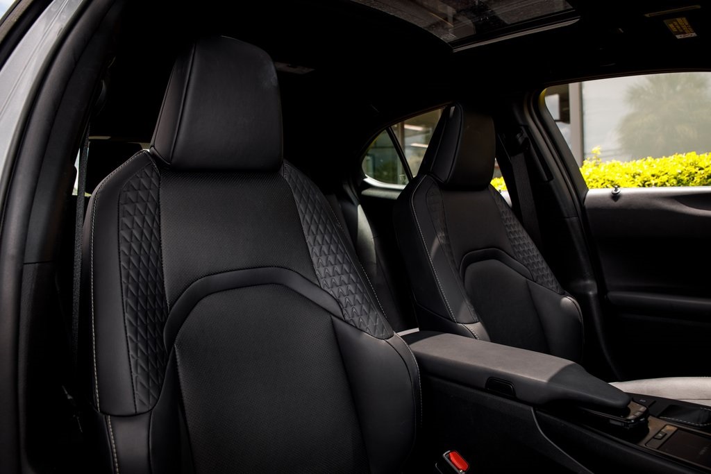 2019 Lexus UX 200 photo 38