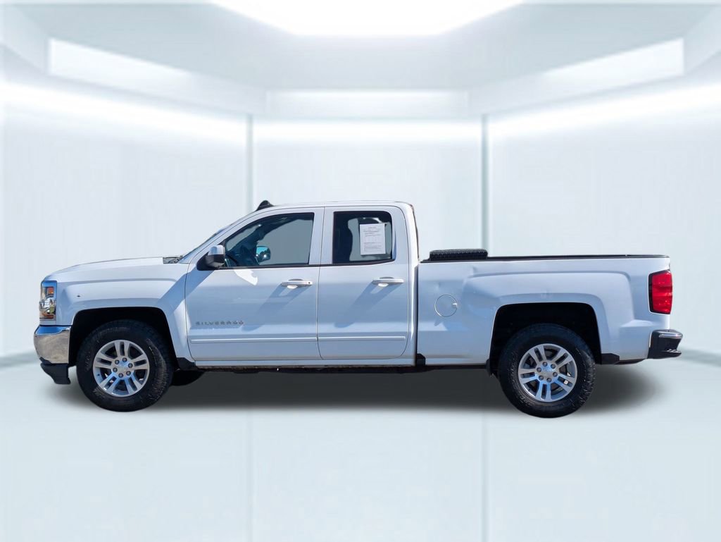 2016 Chevrolet Silverado 1500 LT photo 2