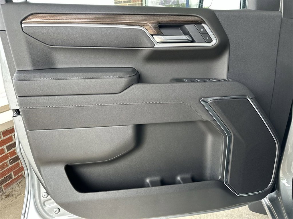 2025 Chevrolet Silverado 1500 LT photo 22
