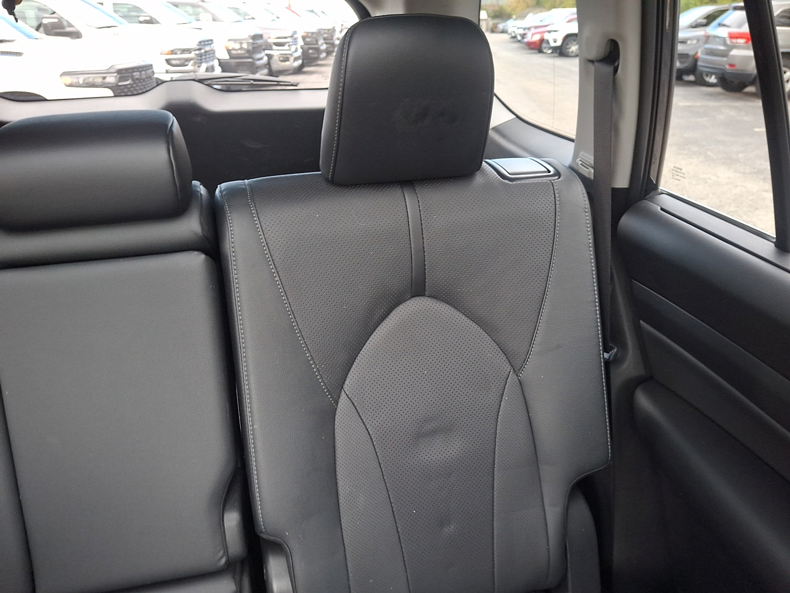 2024 Toyota Highlander Hybrid Limited photo 2