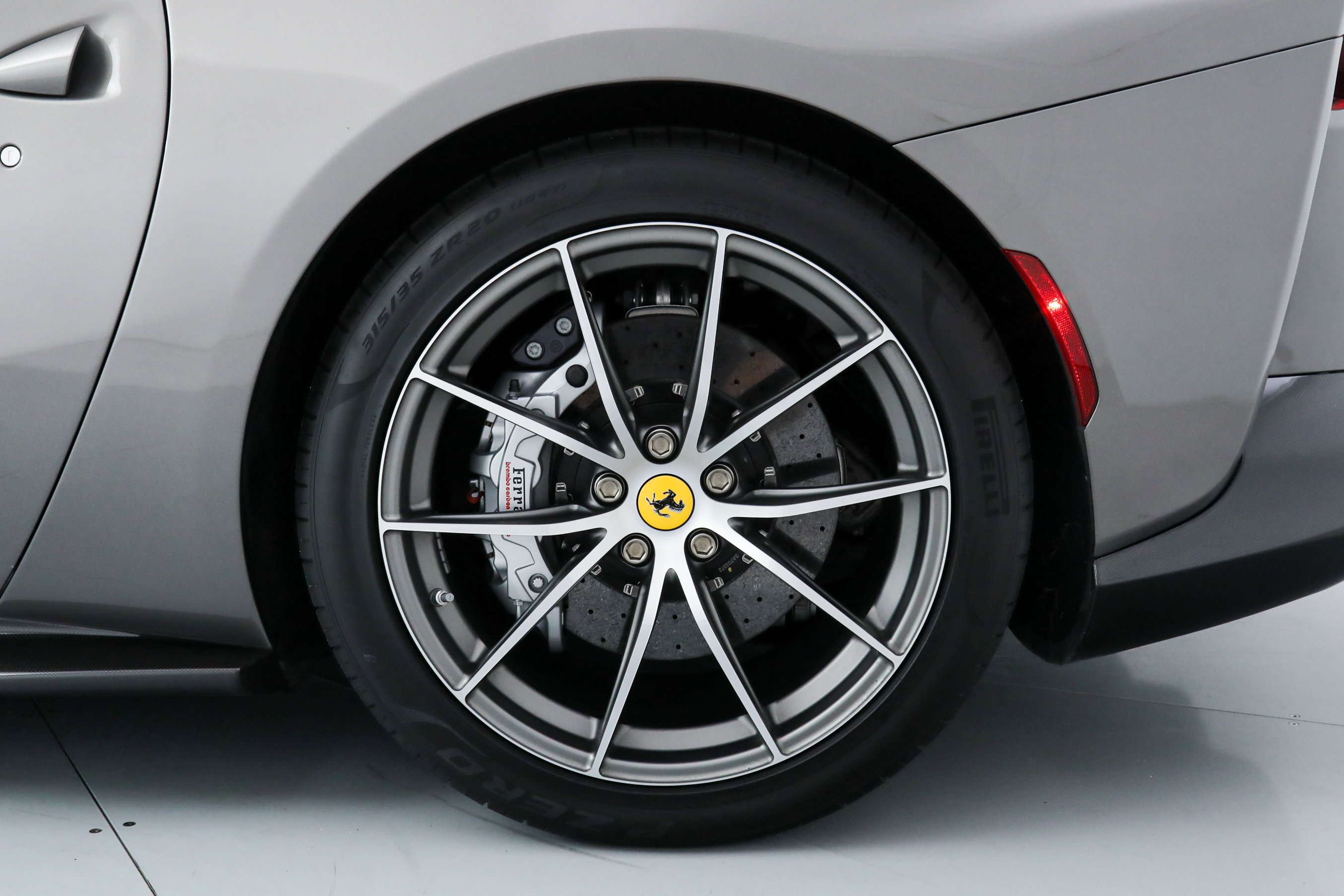 2022 Ferrari 812 GTS photo 42