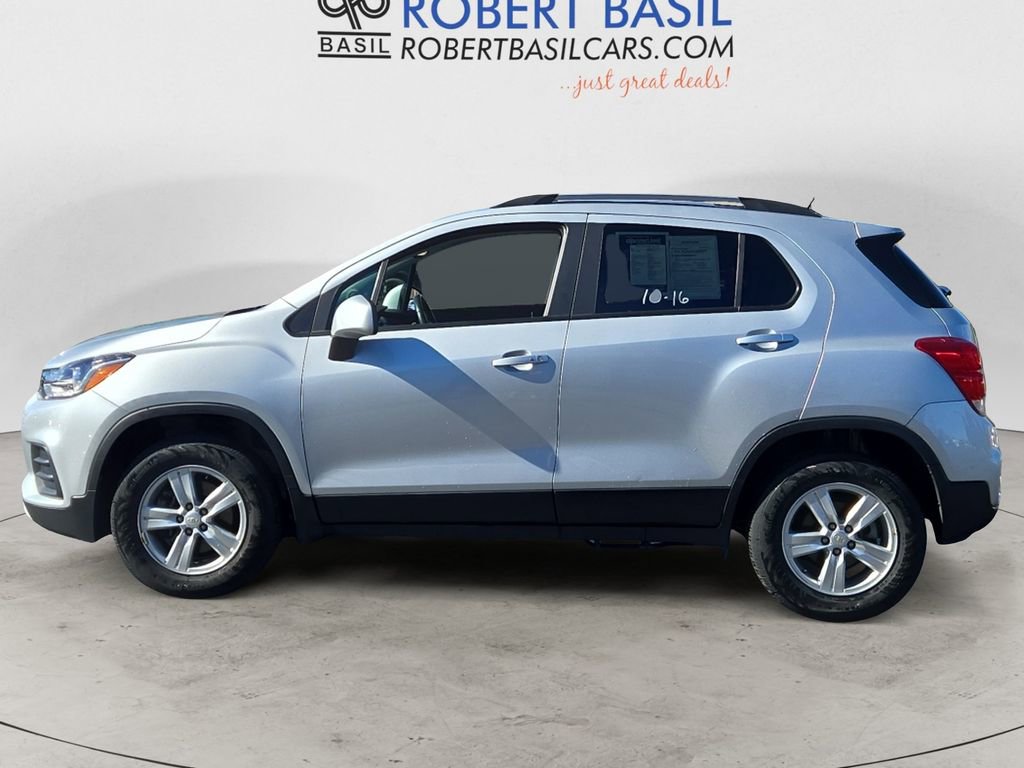 2022 Chevrolet Trax LT photo 2