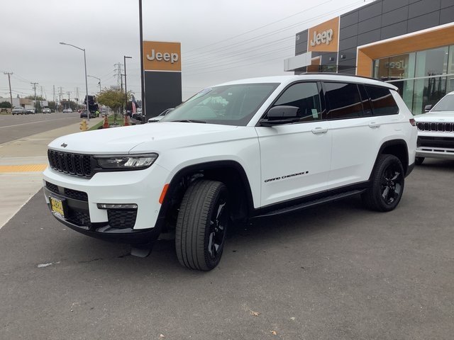 2023 Jeep Grand Cherokee Limited photo 3