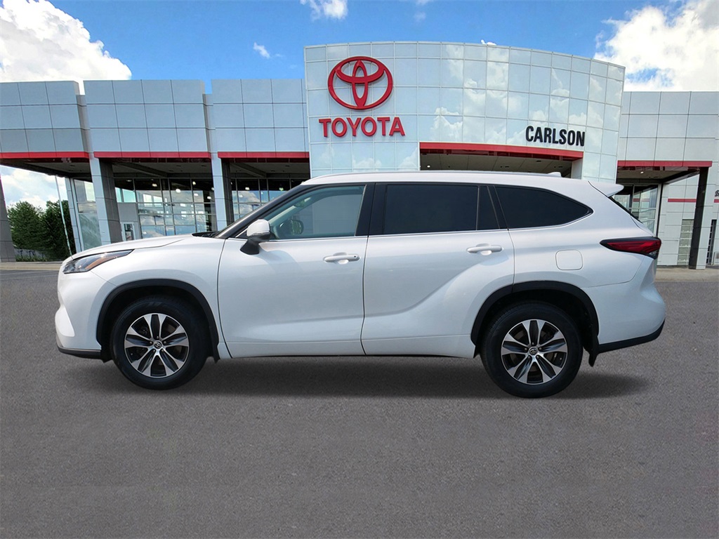 2022 Toyota Highlander XLE photo 6