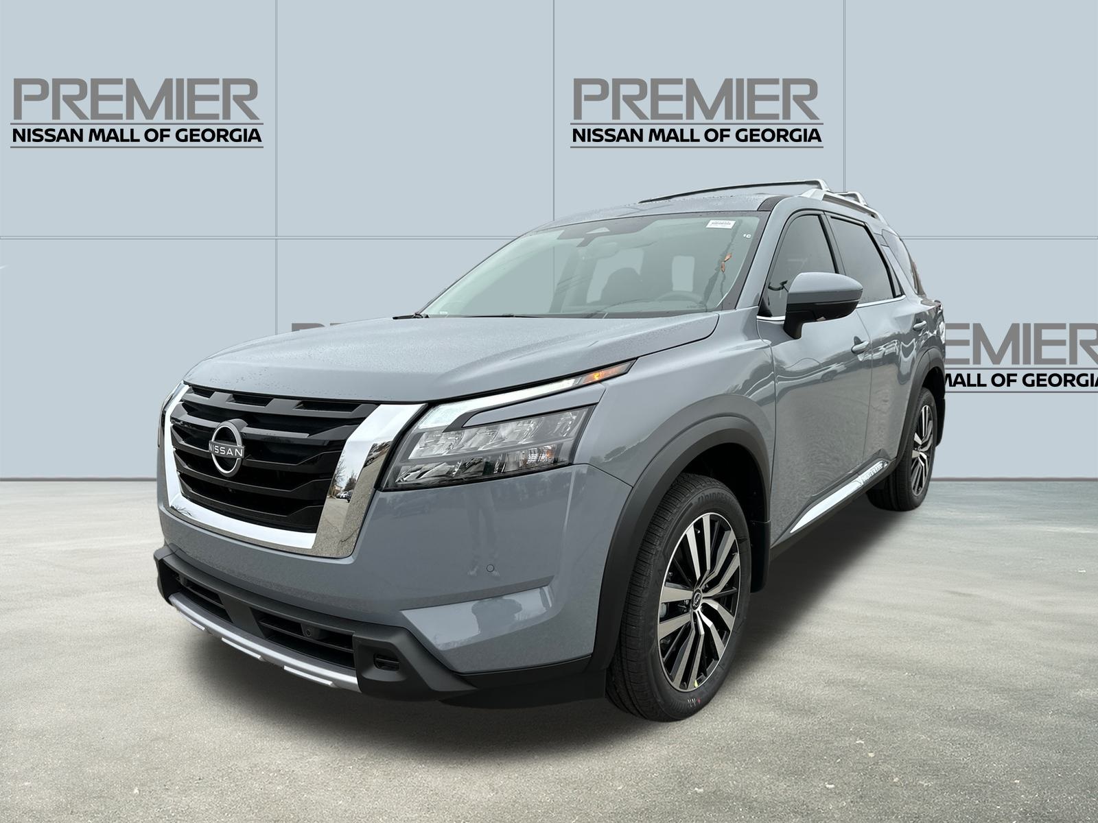 2025 Nissan Pathfinder Platinum's photo