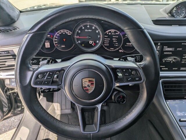 2017 Porsche Panamera Turbo photo 19