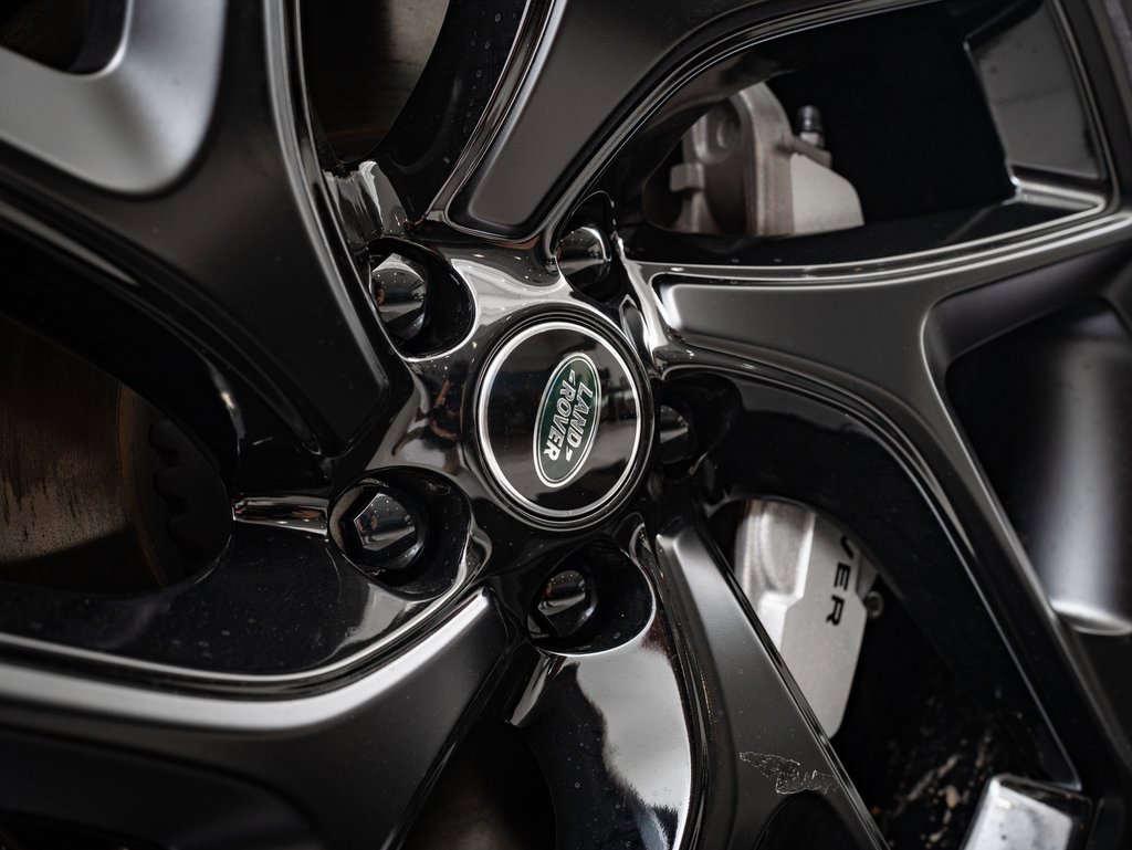 2025 Land Rover Range Rover Sport SE photo 5