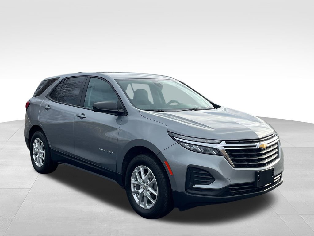2023 Chevrolet Equinox LS's photo