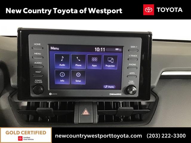 2022 Toyota RAV4 LE photo 8