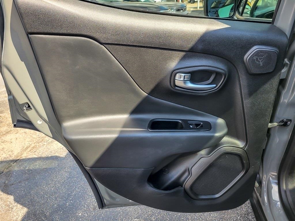 2022 Jeep Renegade Latitude photo 15