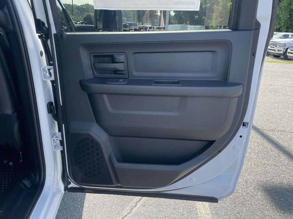 2025 Ram 2500 Tradesman photo 17