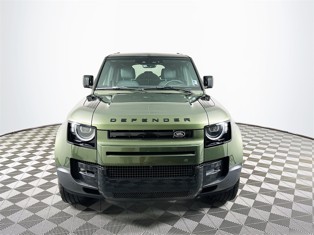 2026 Land Rover Defender 110 S photo 2