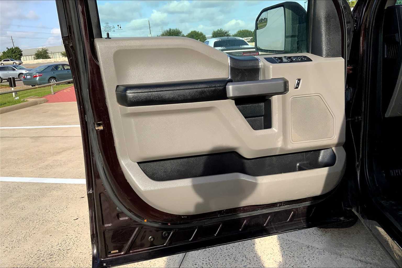 2020 Ford F-150 XLT photo 20