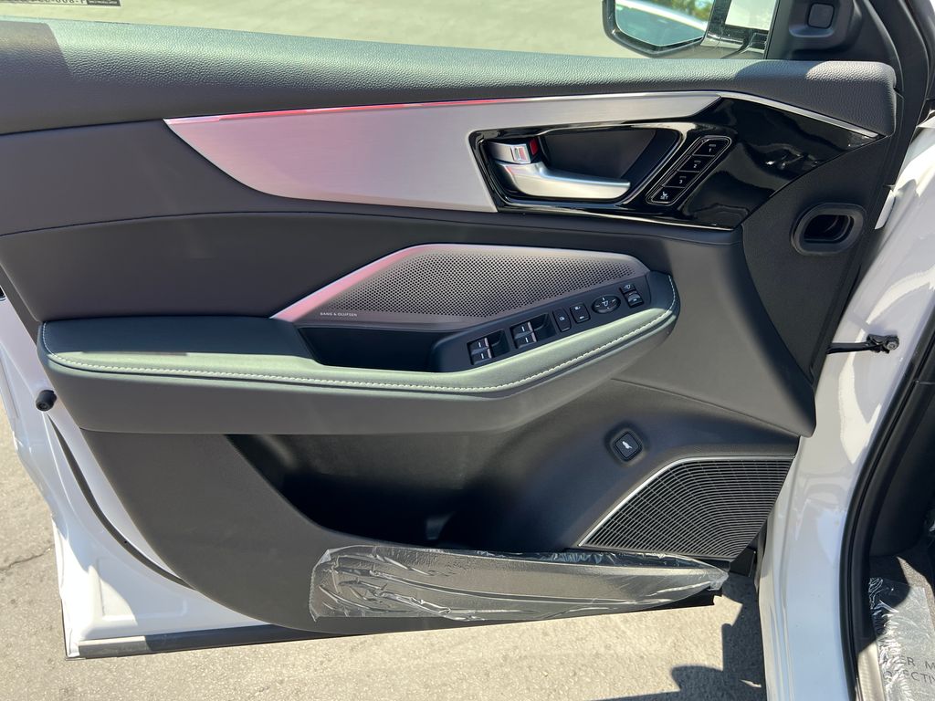 2025 Acura MDX SH-AWD Technology photo 11