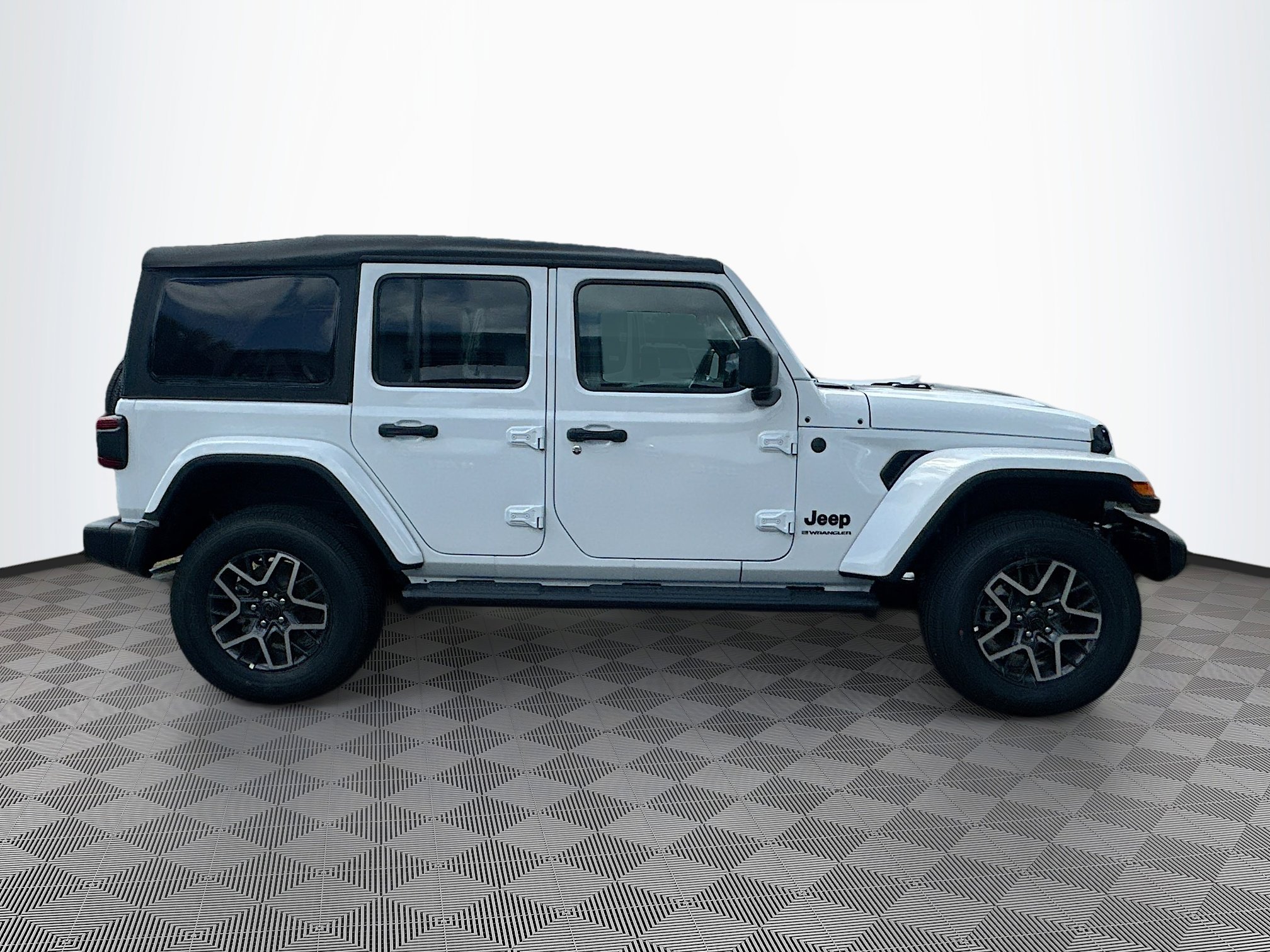 2025 Jeep Wrangler Sahara photo 3