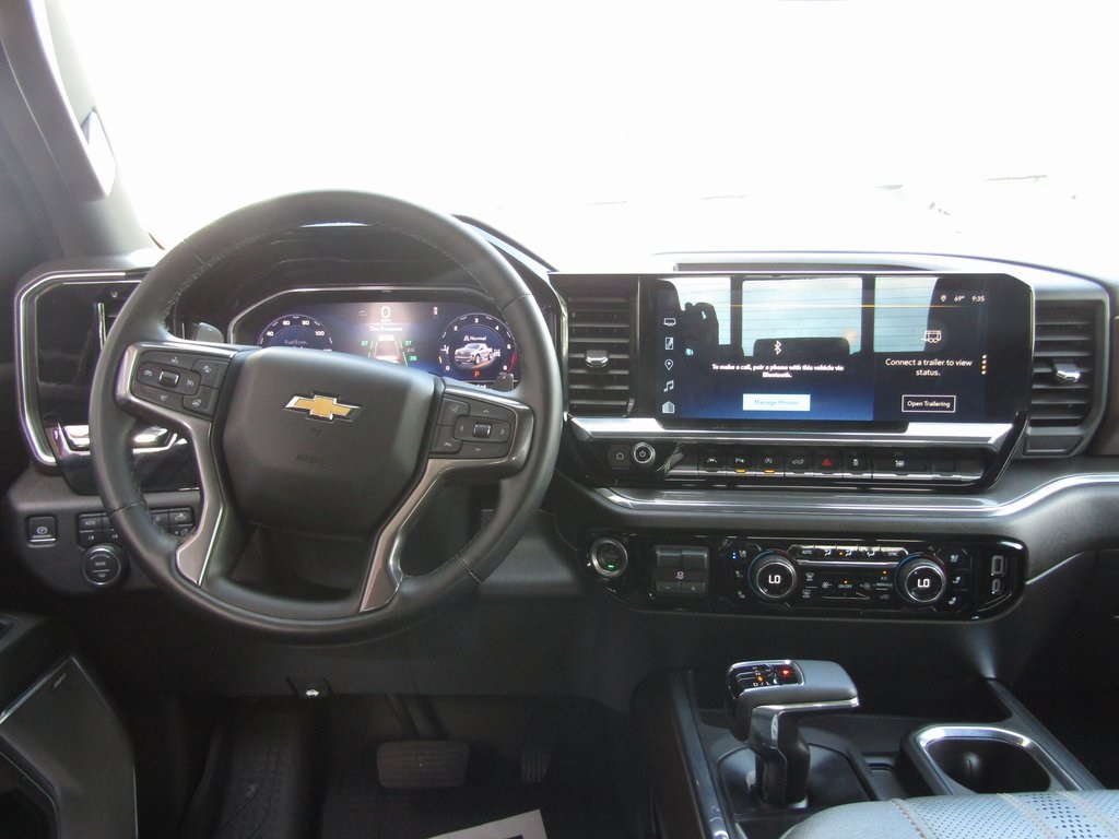 2024 Chevrolet Silverado 1500 High Country photo 17