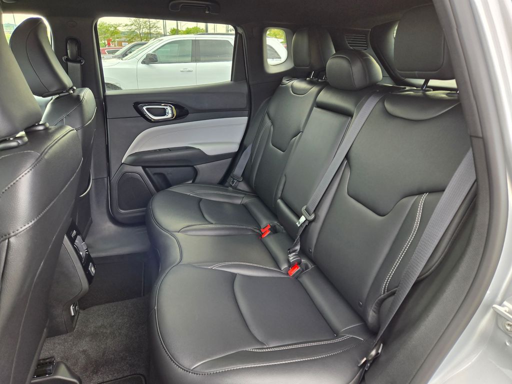 2026 Jeep Compass Limited photo 25