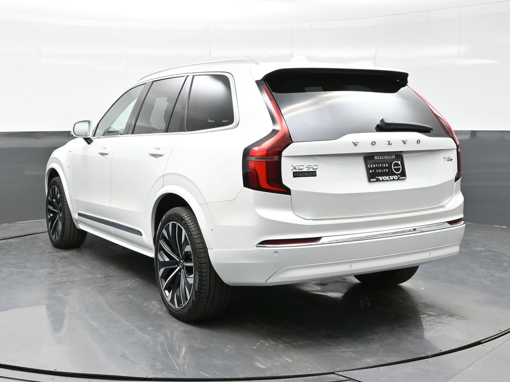 2025 Volvo XC90 T8 photo 4
