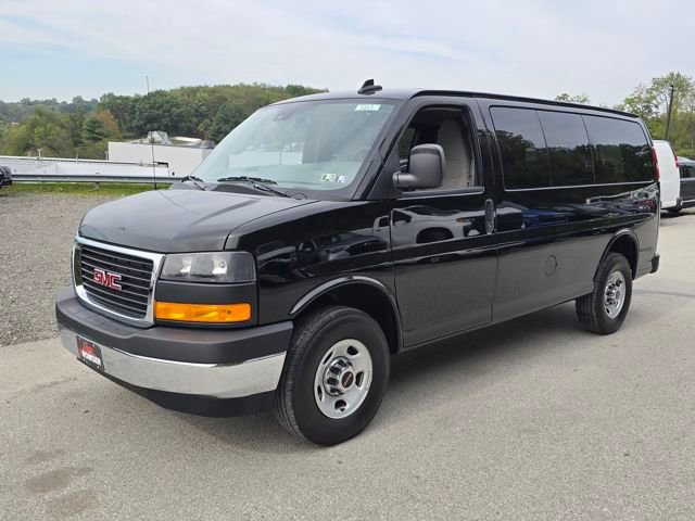 2025 GMC Savana Passenger LT's photo