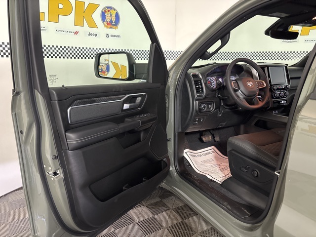 2025 Ram 1500 Big Horn photo 9