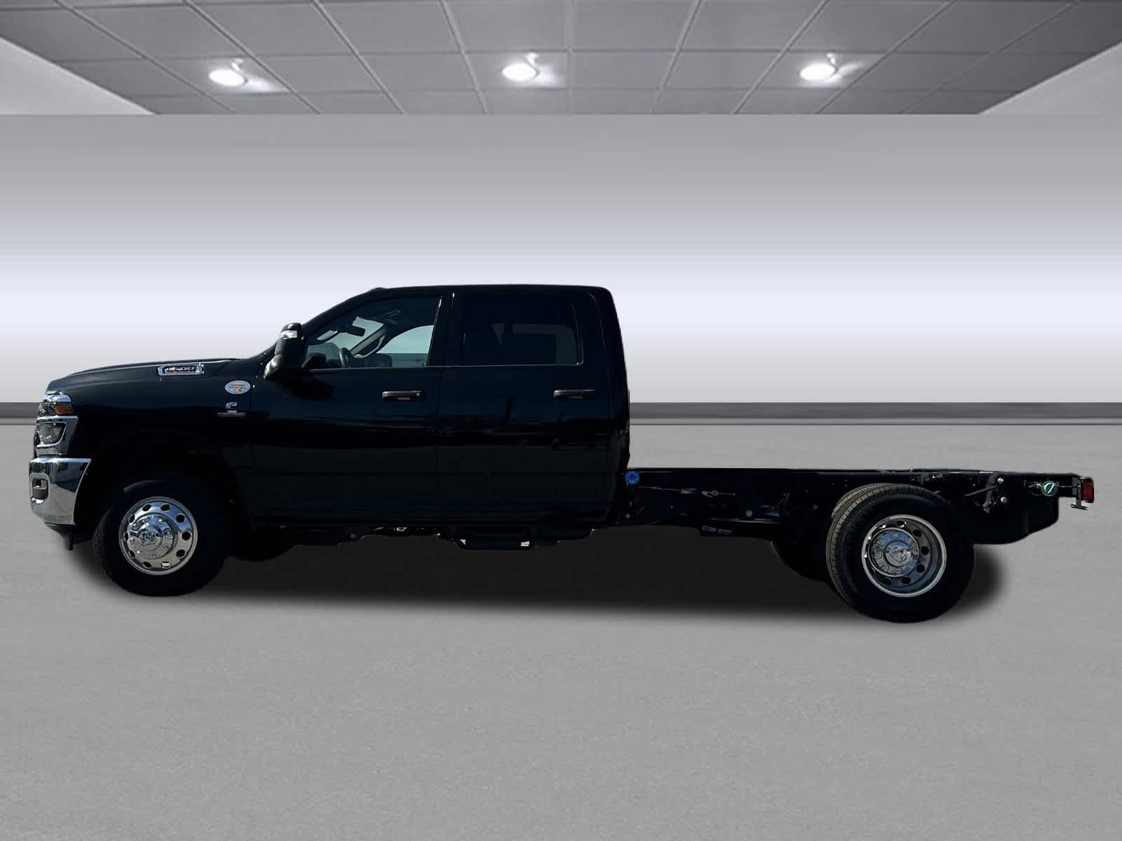 2025 Ram 3500 Tradesman photo 4