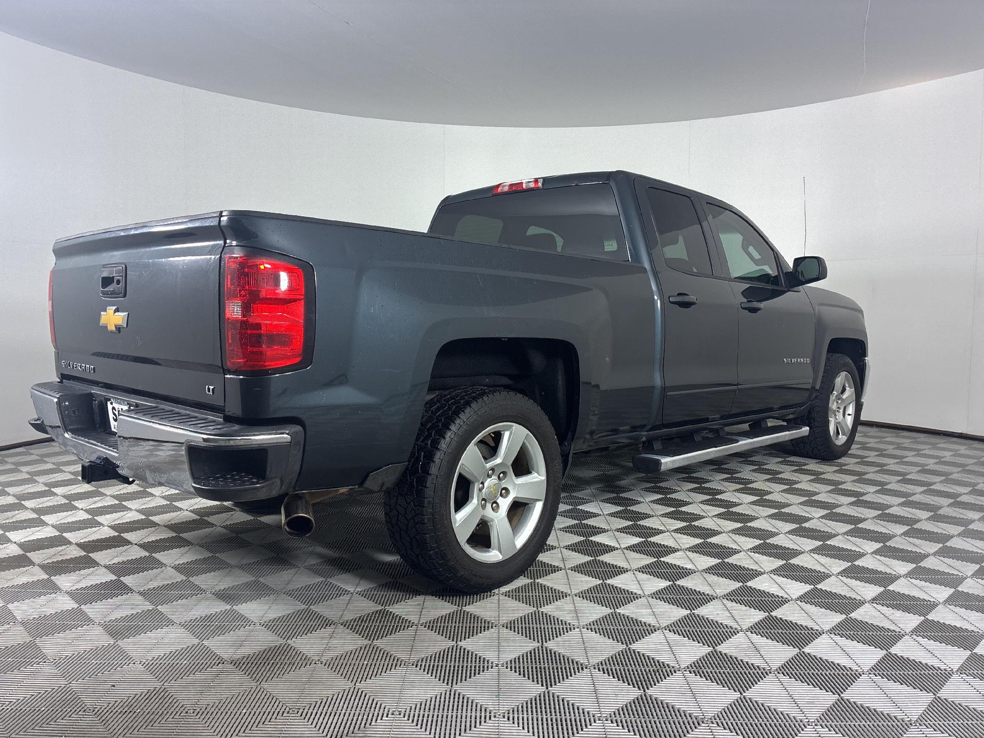 2017 Chevrolet Silverado 1500 LT photo 8