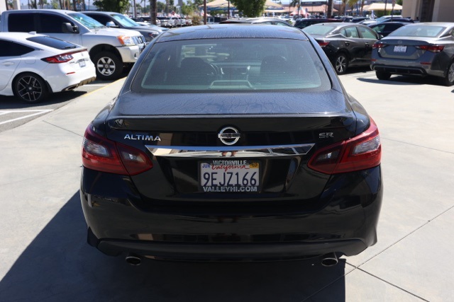 2017 Nissan Altima 2.5 SR photo 4