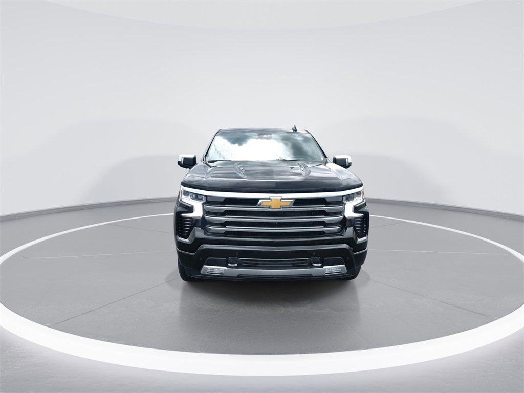 2026 Chevrolet Silverado 1500 High Country photo 3