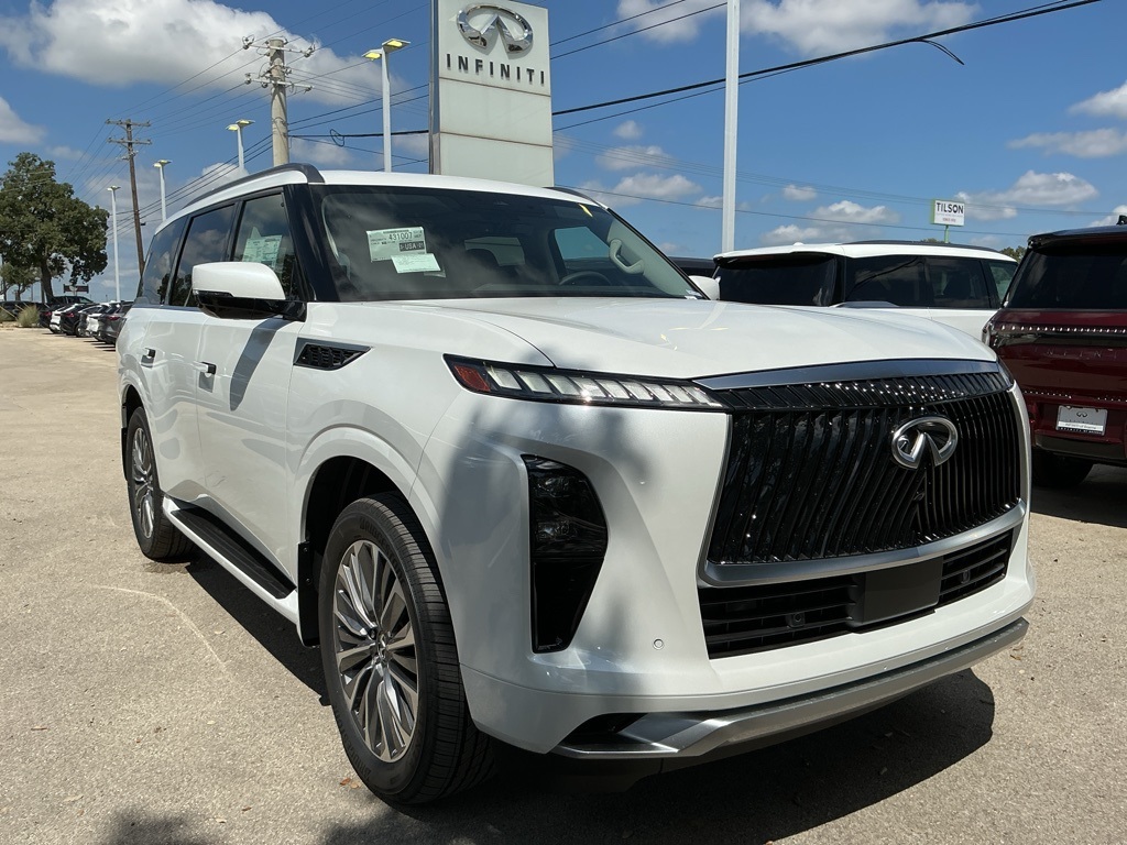 2026 Infiniti QX80 Luxe photo 3