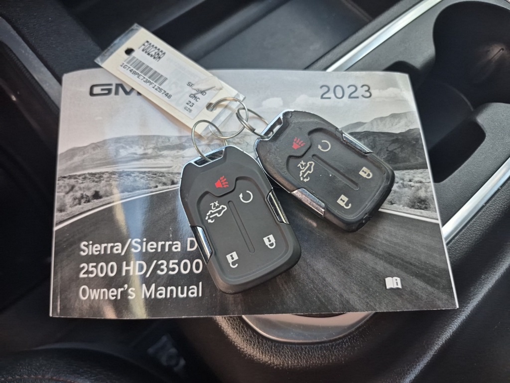 2023 Gmc Sierra HD AT4 photo 35