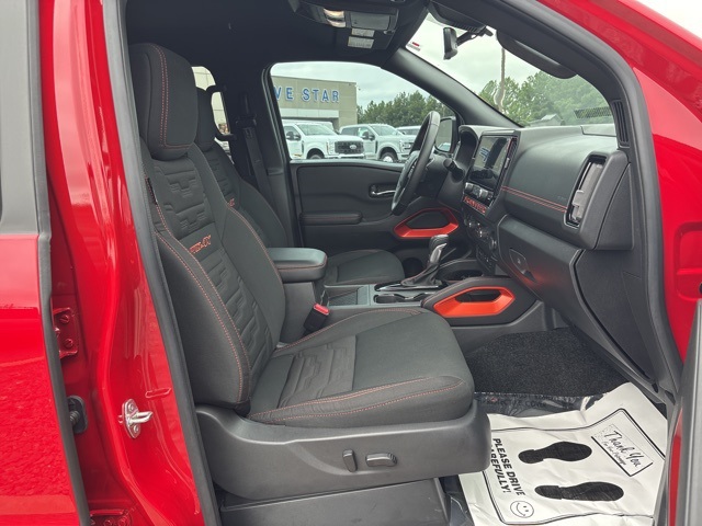 2025 Nissan Frontier PRO-4X photo 22