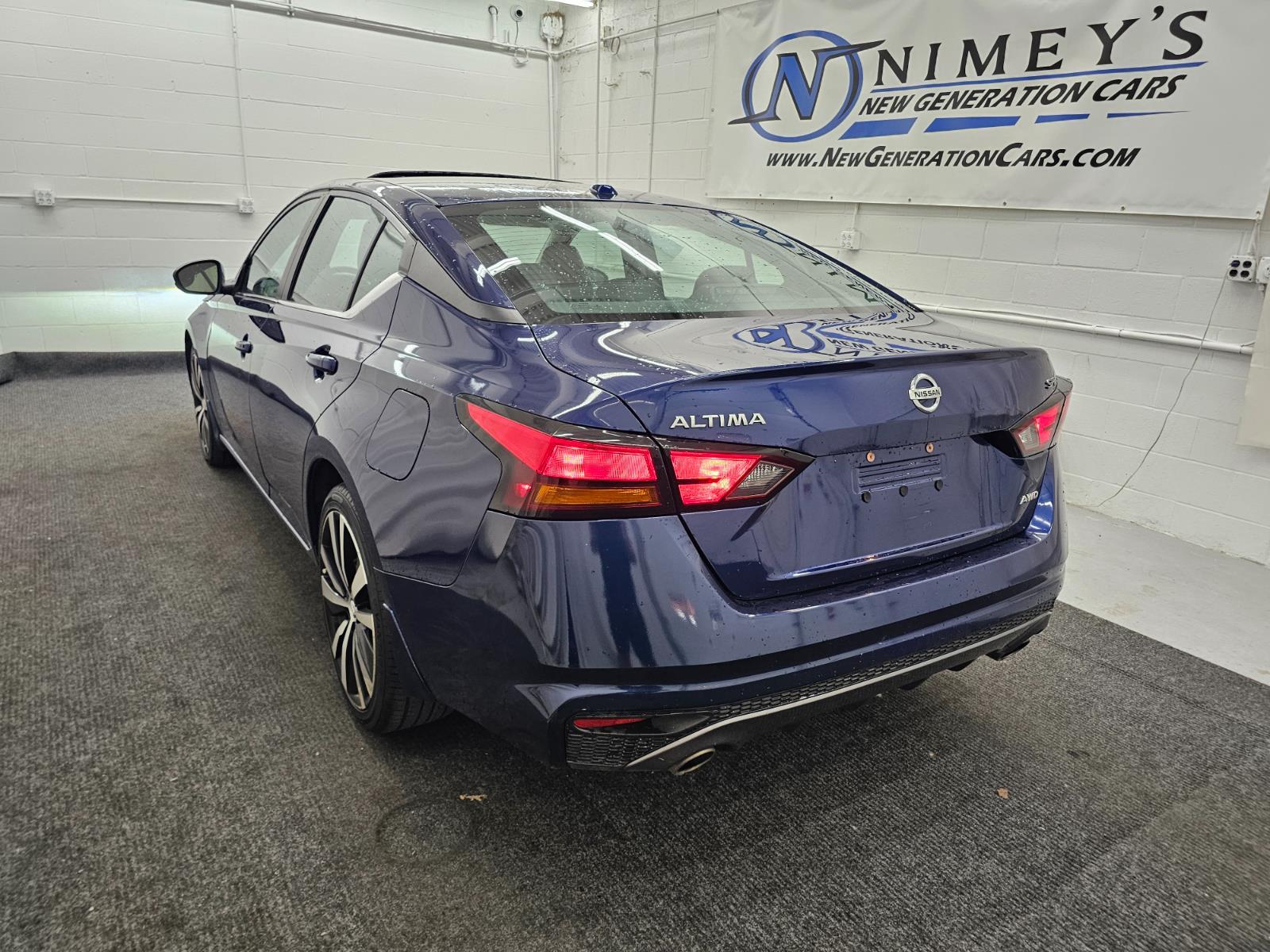 2019 Nissan Altima 2.5 SR photo 11