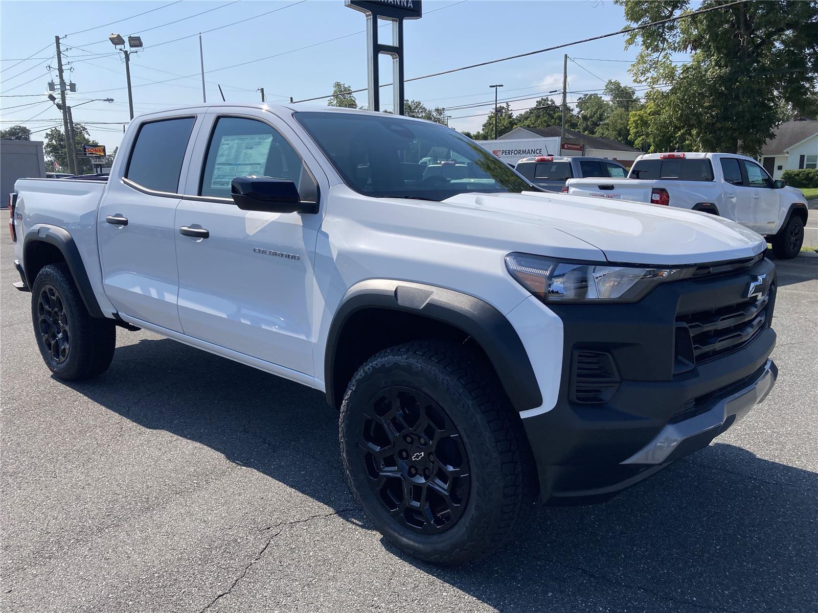 2026 Chevrolet Colorado Trail Boss photo 2