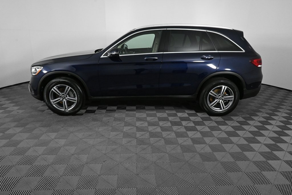 2022 Mercedes Benz GLC 300 photo 3
