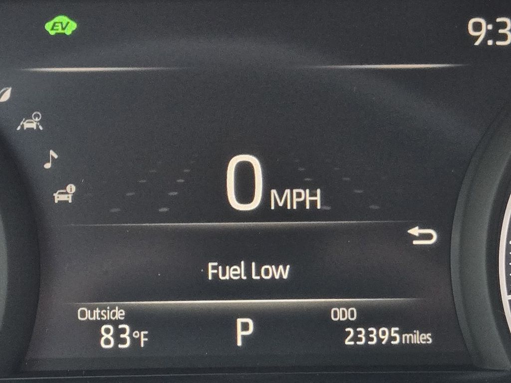 2023 Toyota Venza LE photo 14