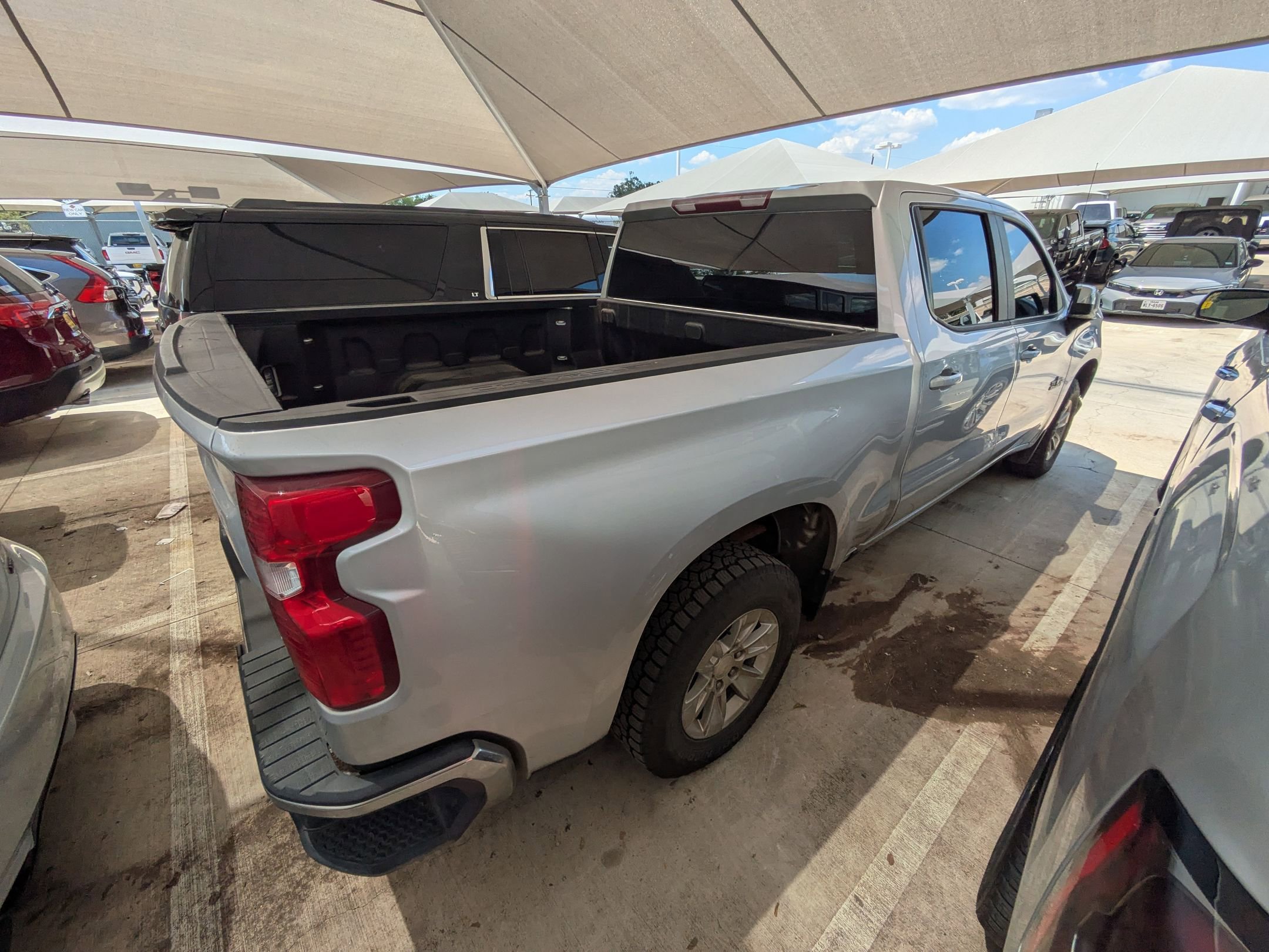 2020 Chevrolet Silverado 1500 LT photo 3