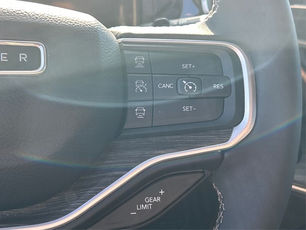 2023 Jeep Wagoneer Series III photo 29