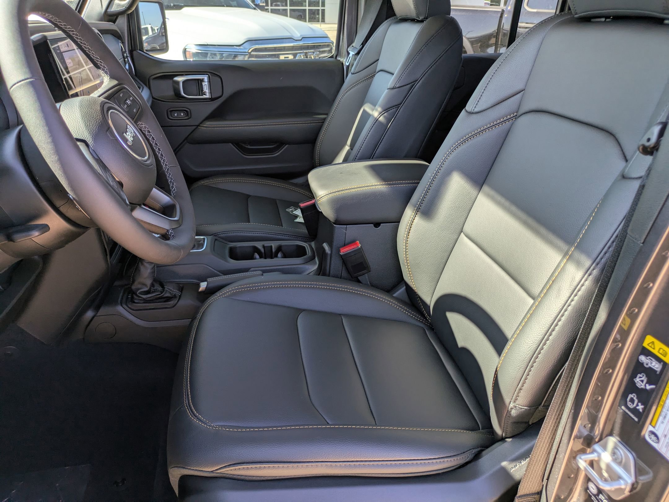 2025 Jeep Gladiator Sport photo 10