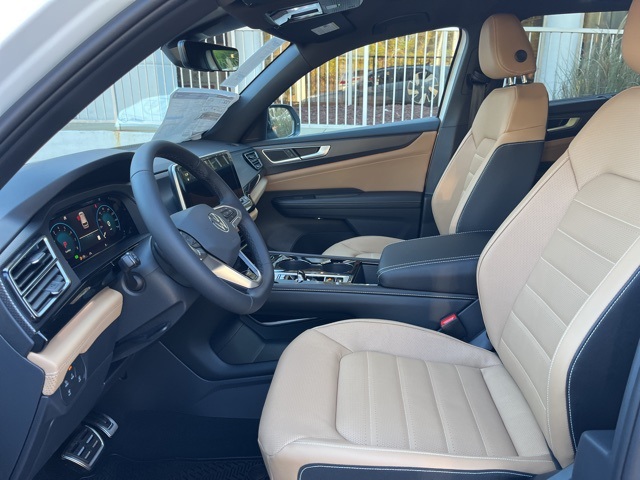 2026 Volkswagen Atlas Cross Sport SEL R-Line photo 3