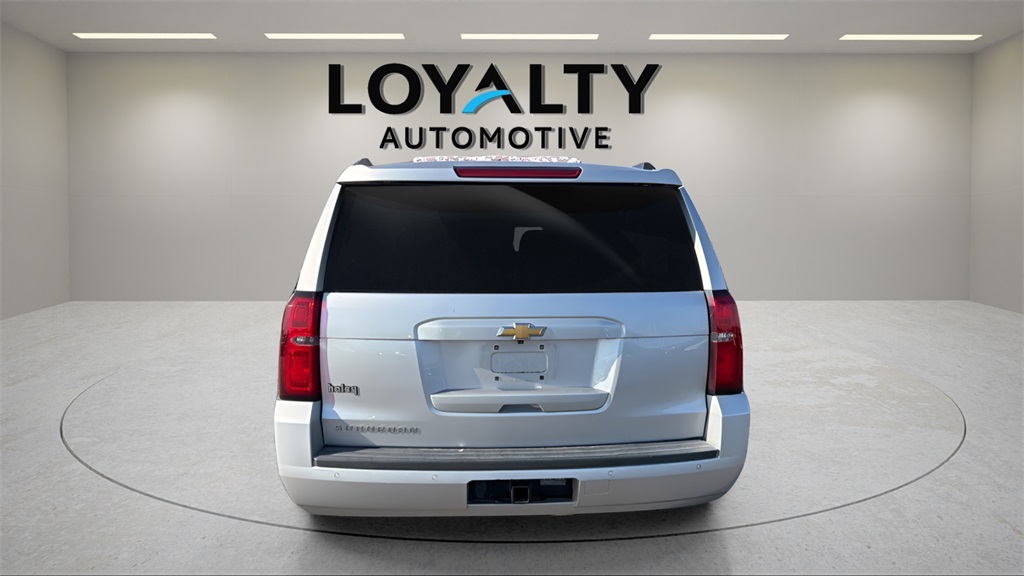 2019 Chevrolet Suburban LT photo 3