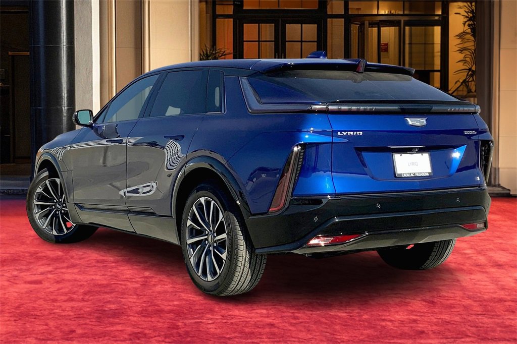 2025 Cadillac Lyriq Sport photo 4
