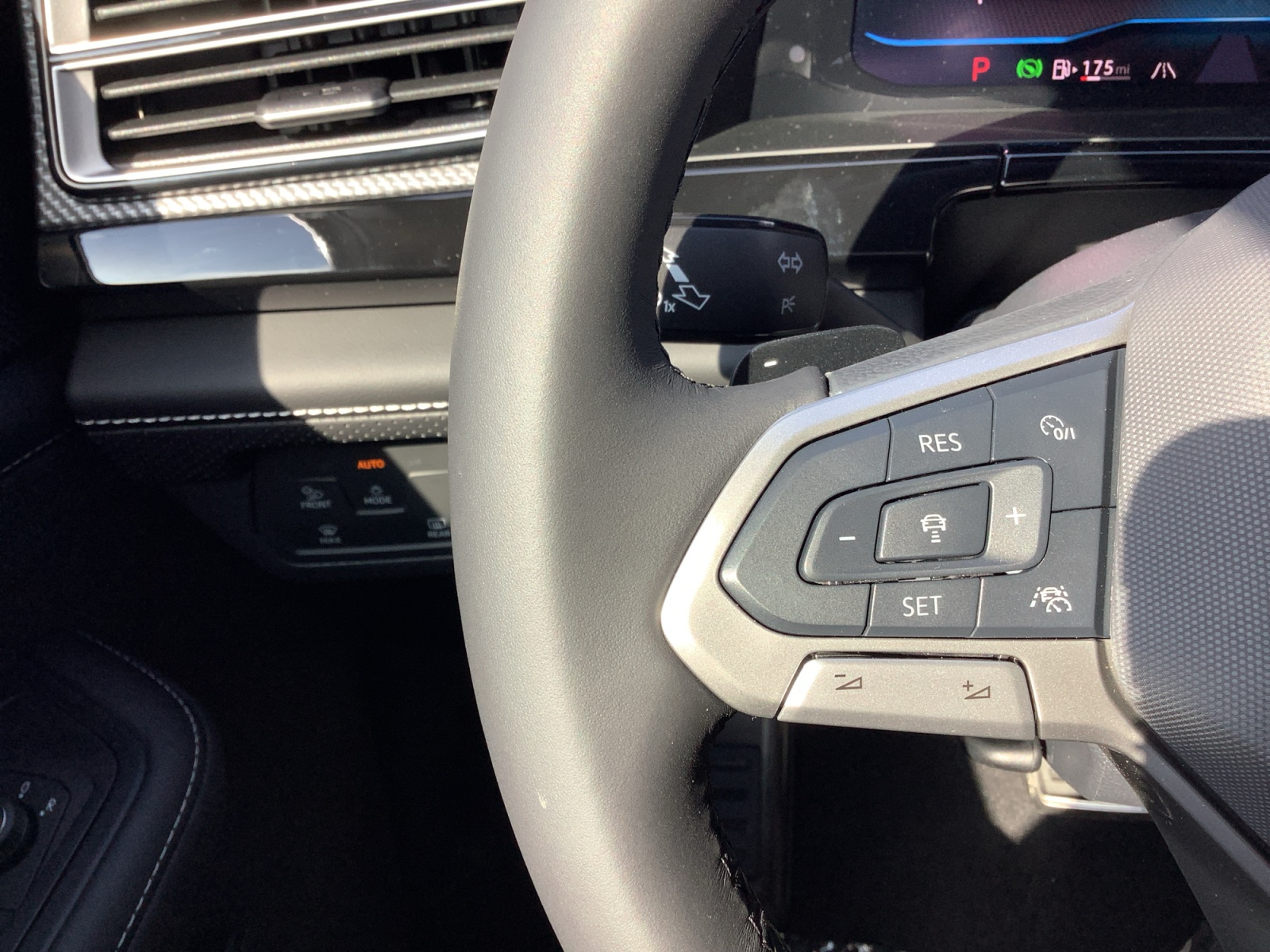 2026 Volkswagen Atlas Cross Sport SEL Premium R-Line photo 25